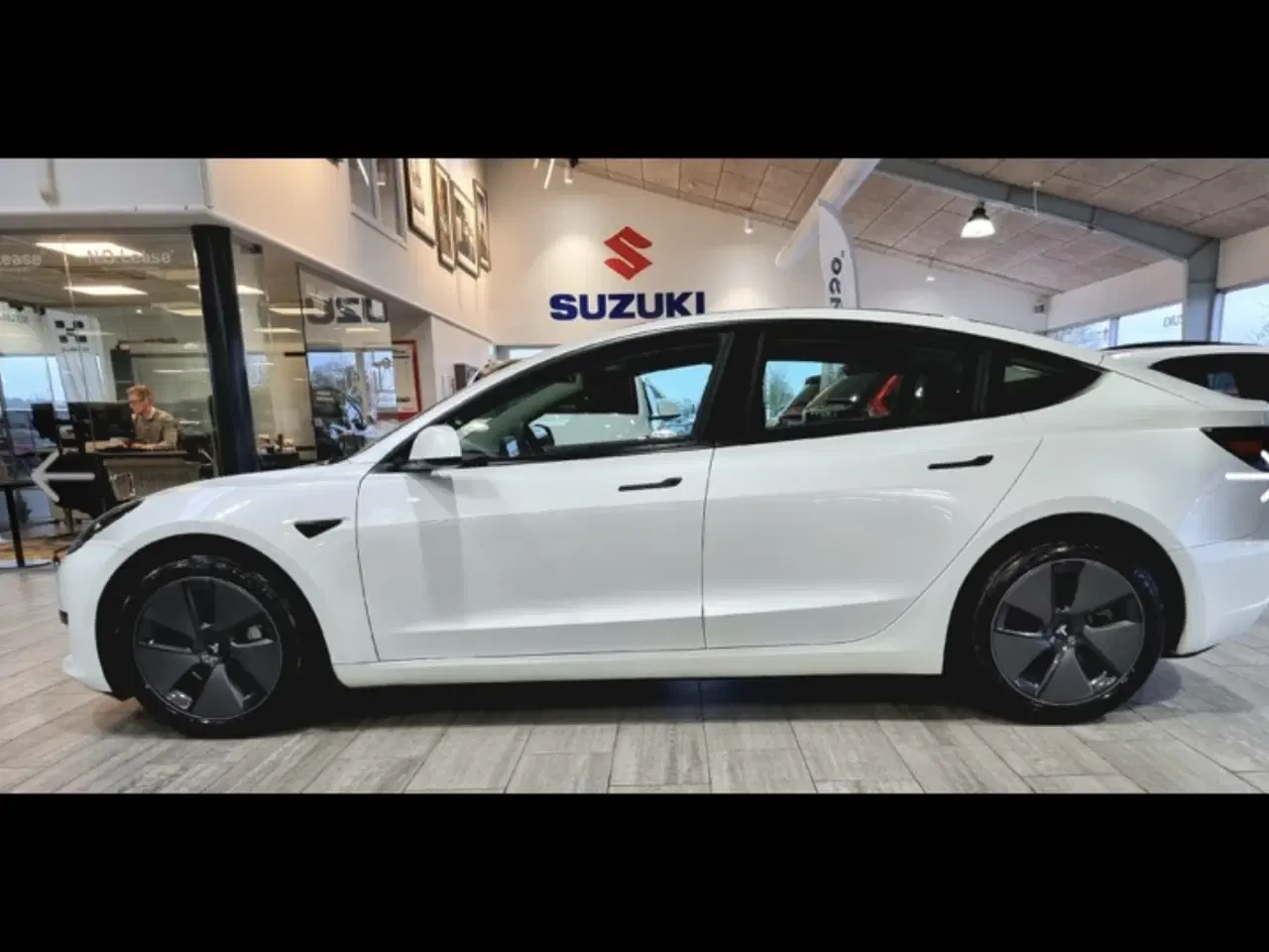 Billede 3 - Tesla Model 3 med lav kilometer