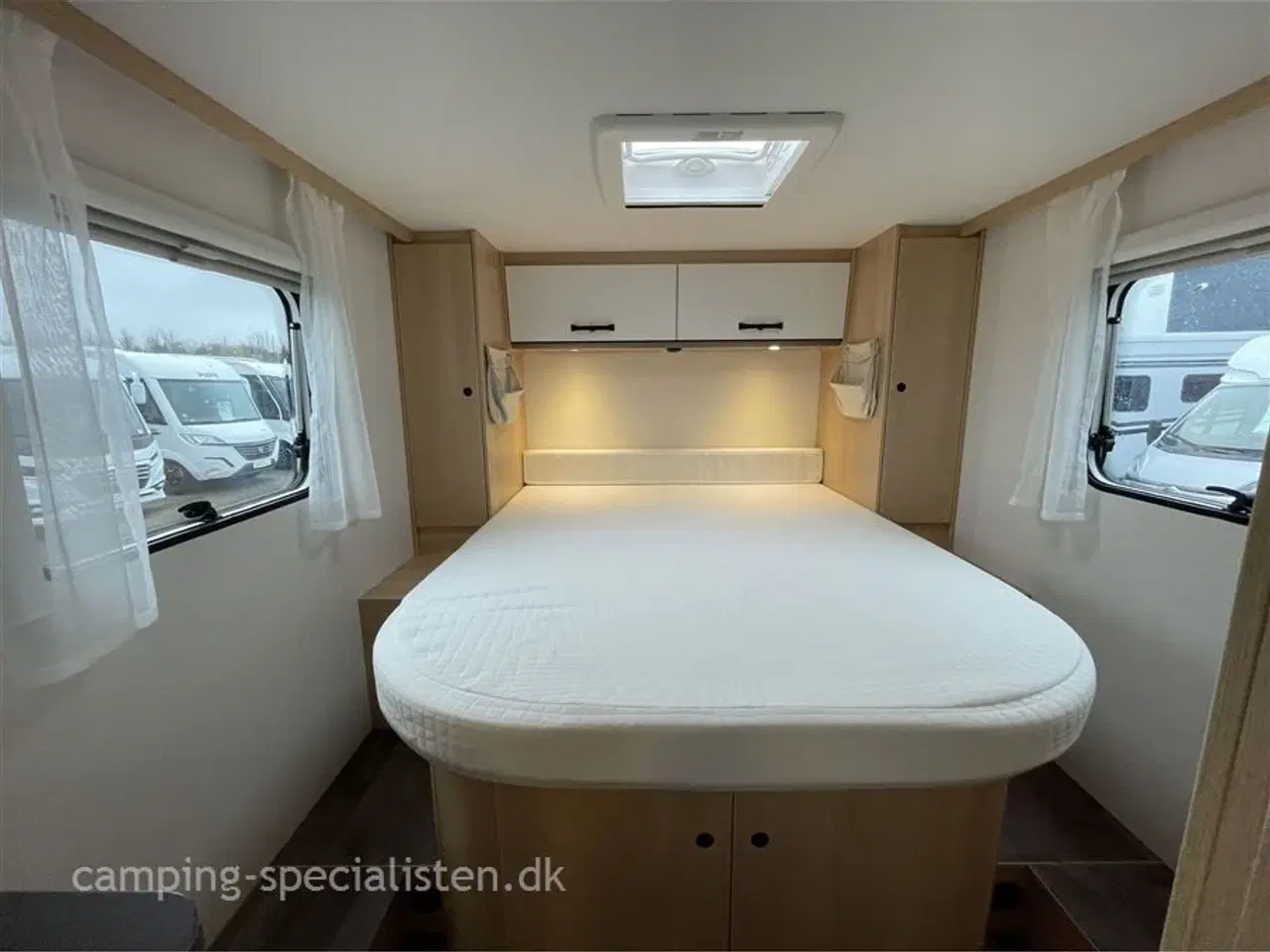 Billede 8 - 2024 - SunLight VAN V69 Adventure Edition   Står som ny - Sunlight V69 Adenture Edition 2024 model kan nu opleves hos Camping-Specialisten i Silkeborg