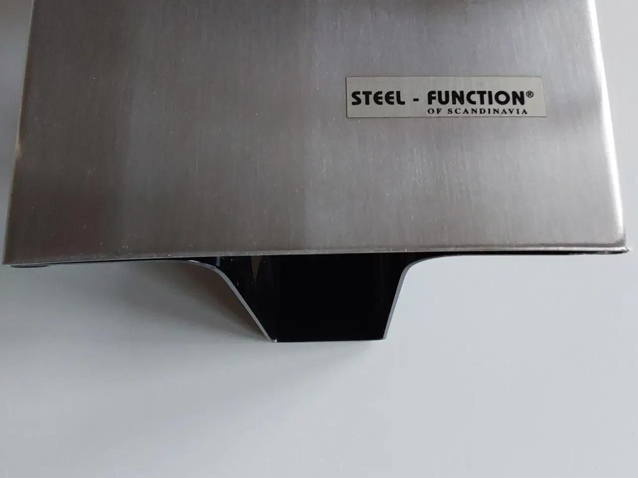 Billede 3 - Vinreol Steel Funktion