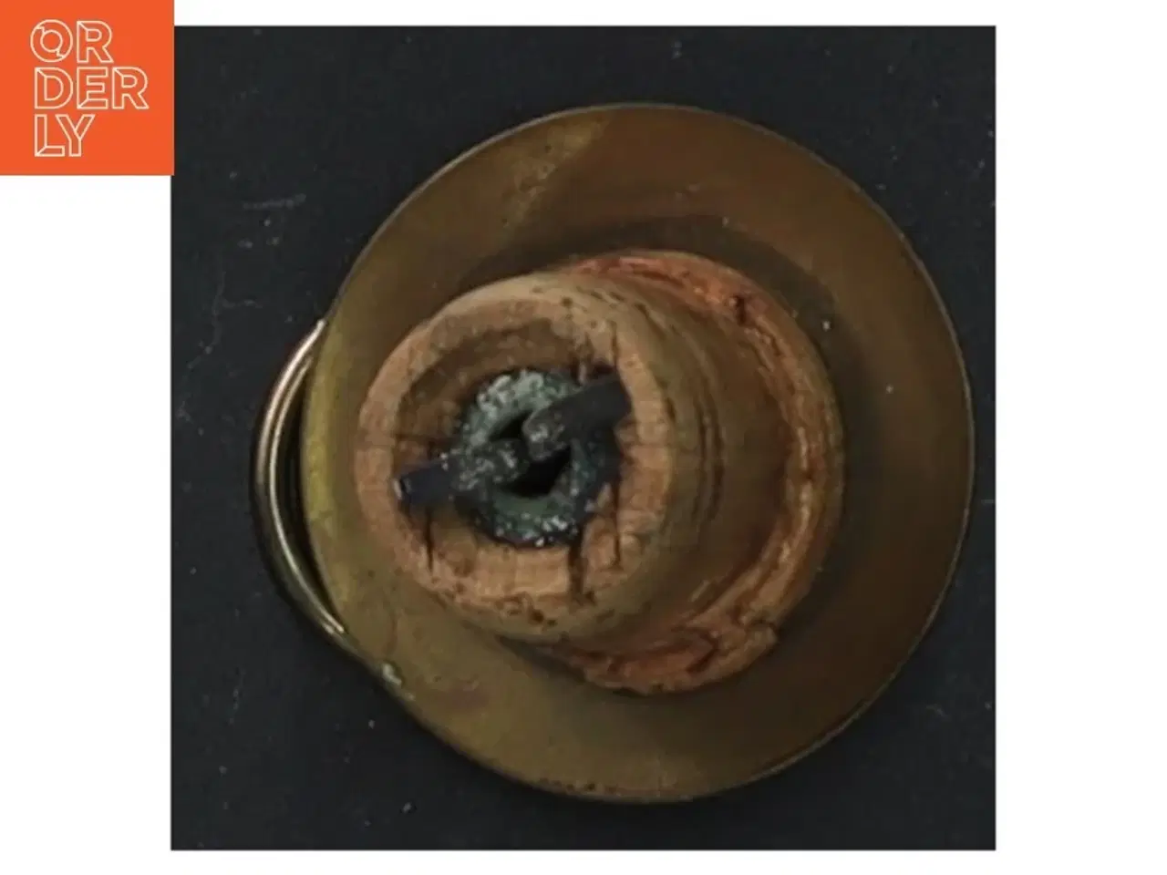 Billede 5 - Glasflaske med julemotiv fra Holmegaard (str. 7x9x20 cm)