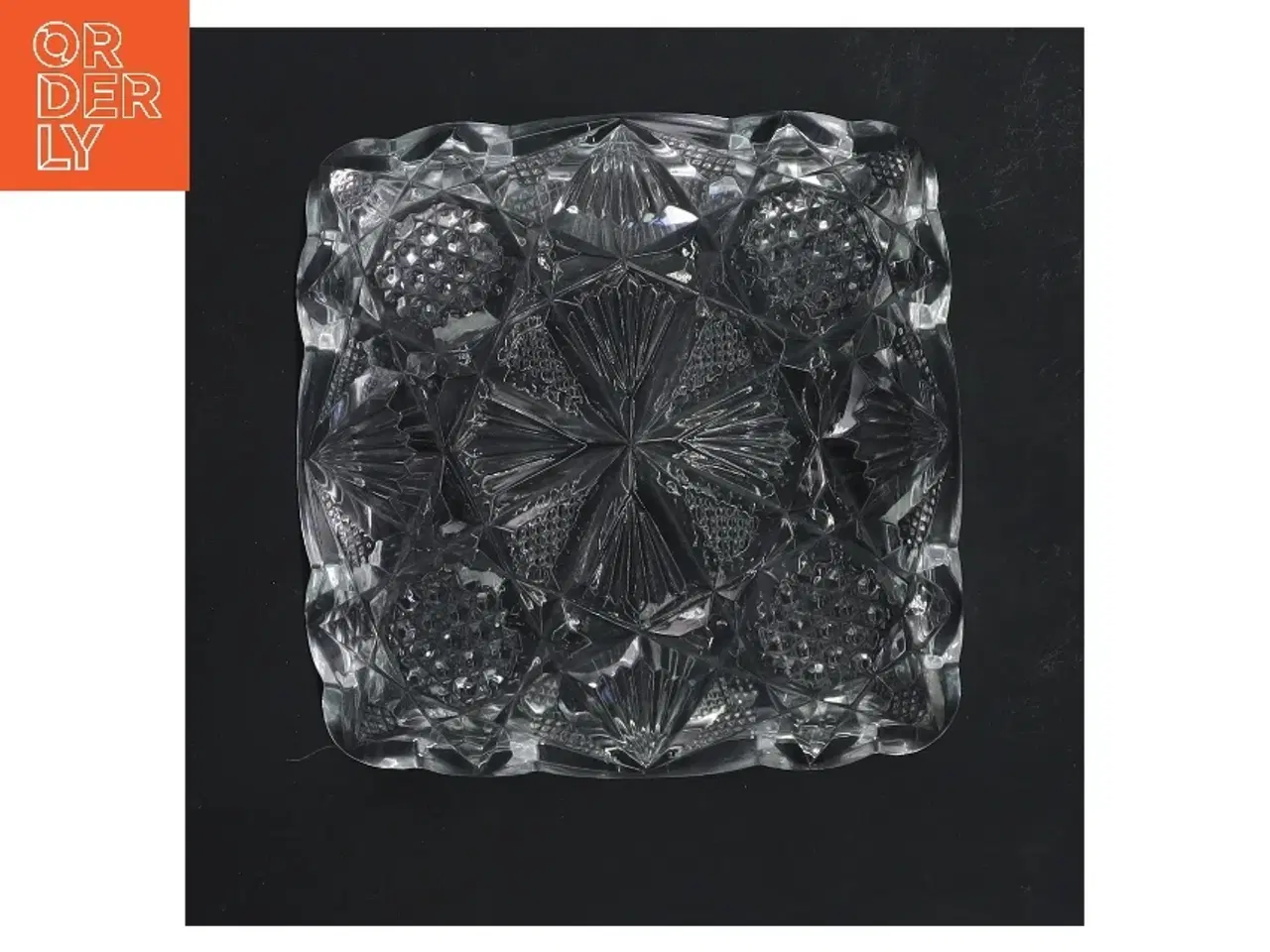 Billede 3 - Glasfad med mønster (str. 13x13 cm)