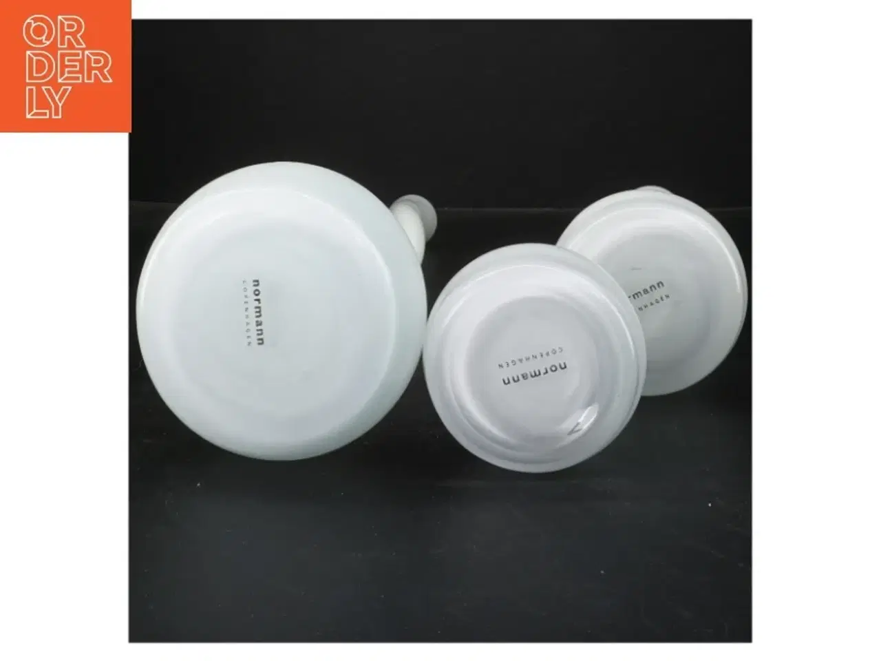 Billede 2 - Sæt af hvide vaser i forskellige størrelser fra Normann Copenhagen (str. 40 og 30 og 20 cm)