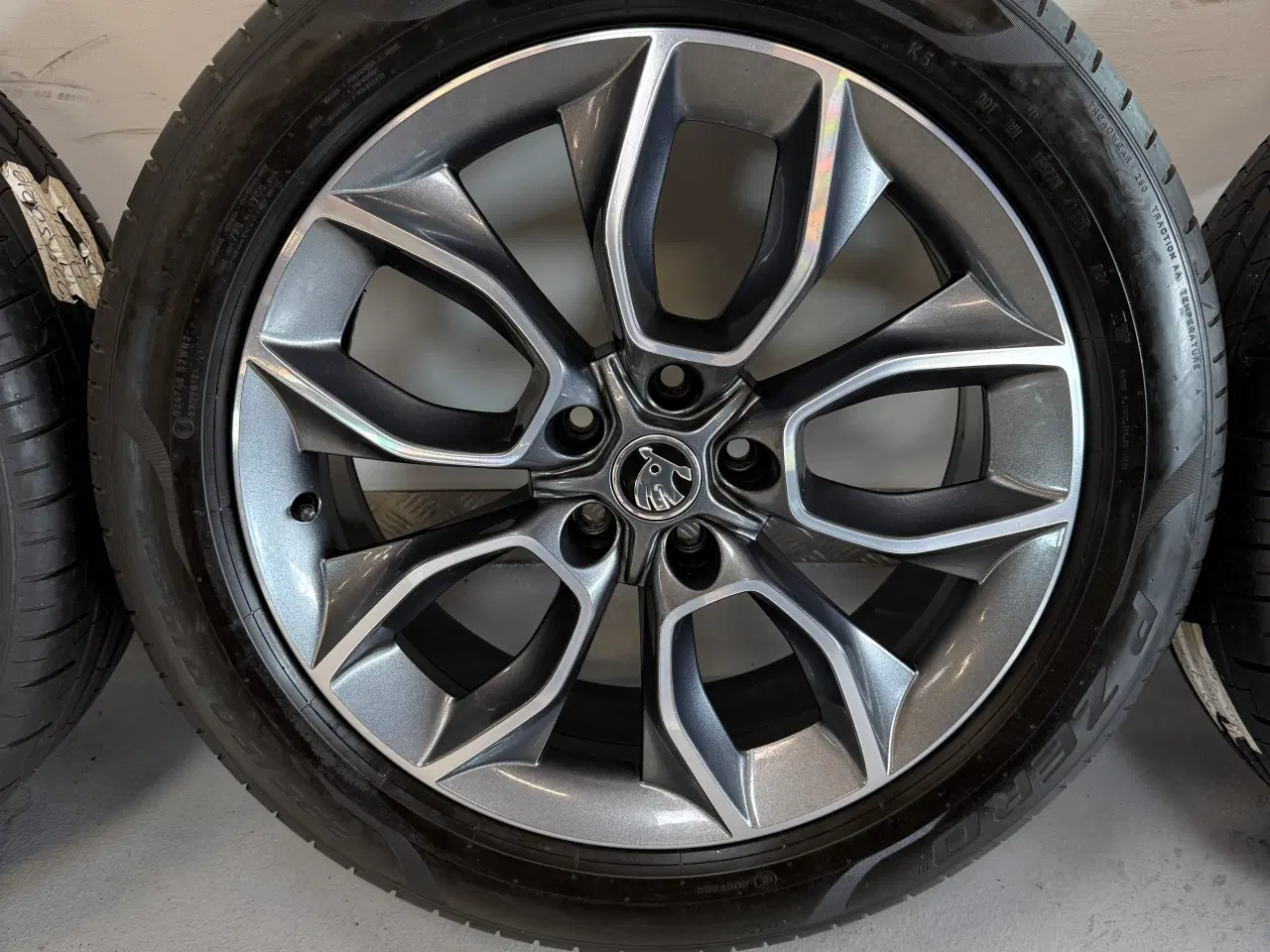 Billede 3 - Originale 19” Skoda fælge med hankook dæk