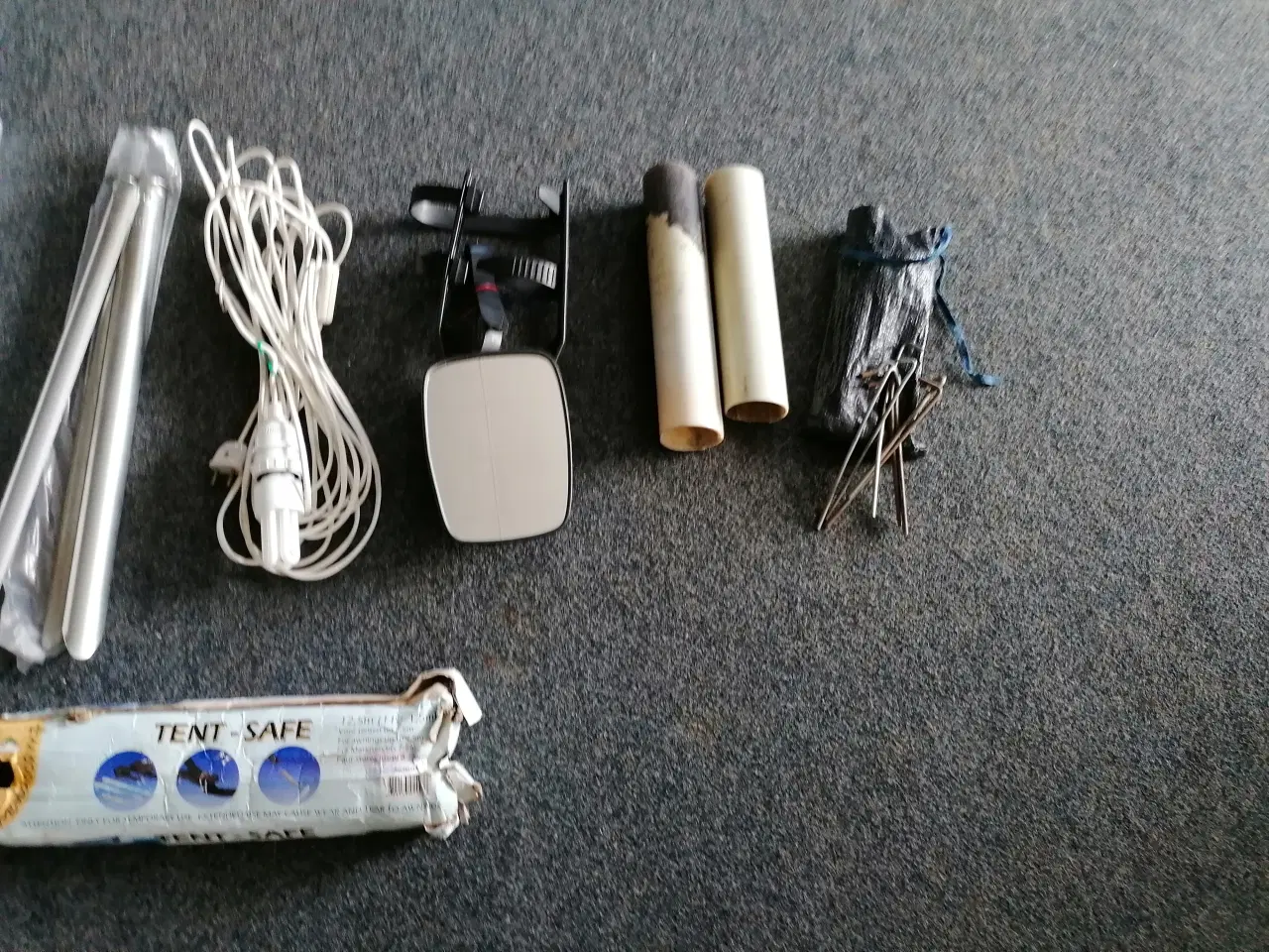 Billede 3 - Dele til camping , storm pløkker m.v. ( se %)