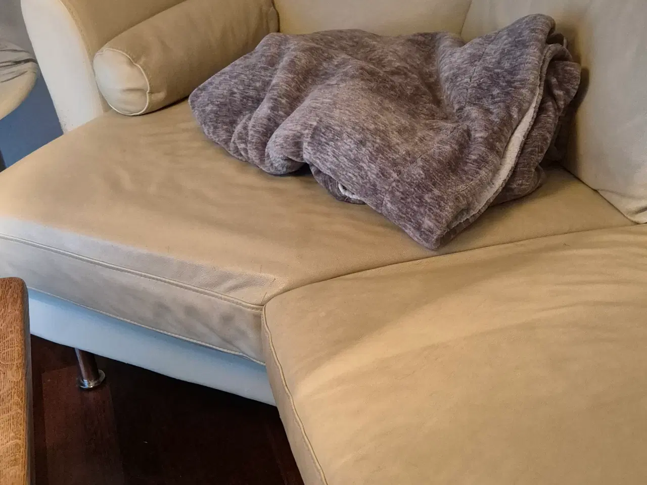 Billede 1 - Fin sofa i lyst læder