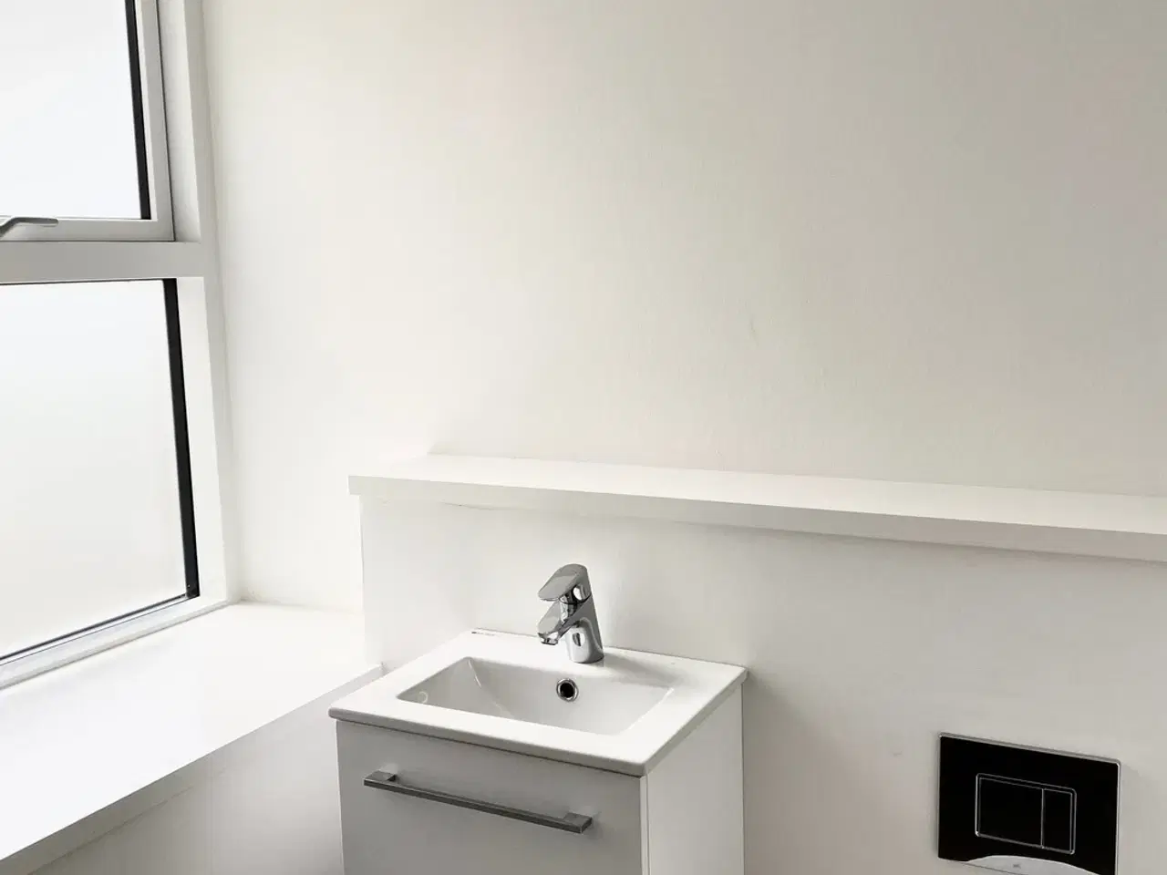 Billede 4 - Butiks-/kliniklejemål på 32 m² – Ledigt fra 01.01.2026
