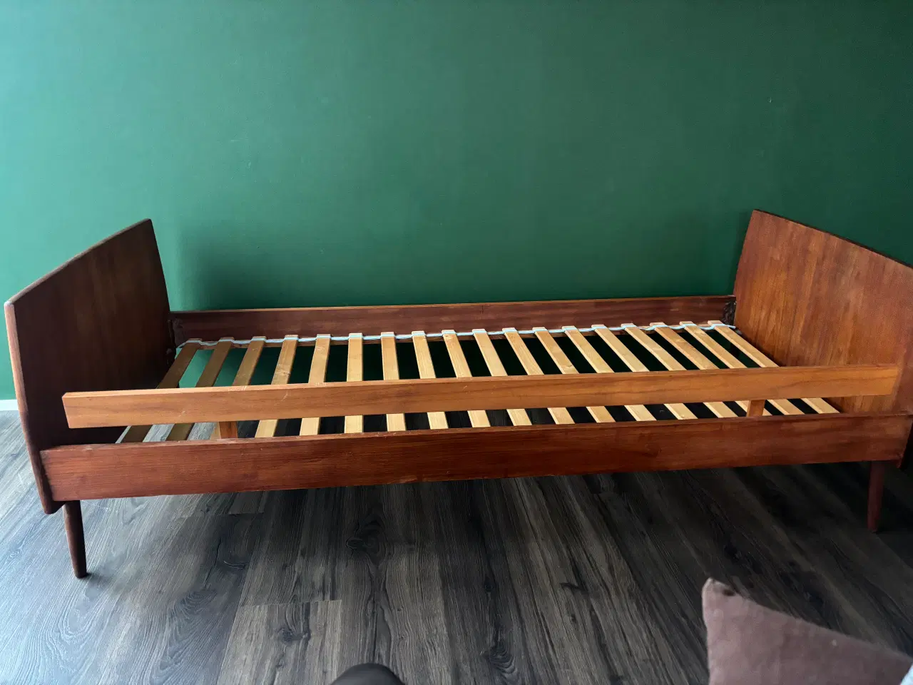 Billede 6 - Retro teaktræ børneseng 
