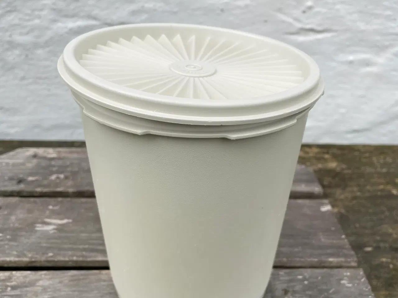 Billede 1 - Tupperware kaffedåse beige