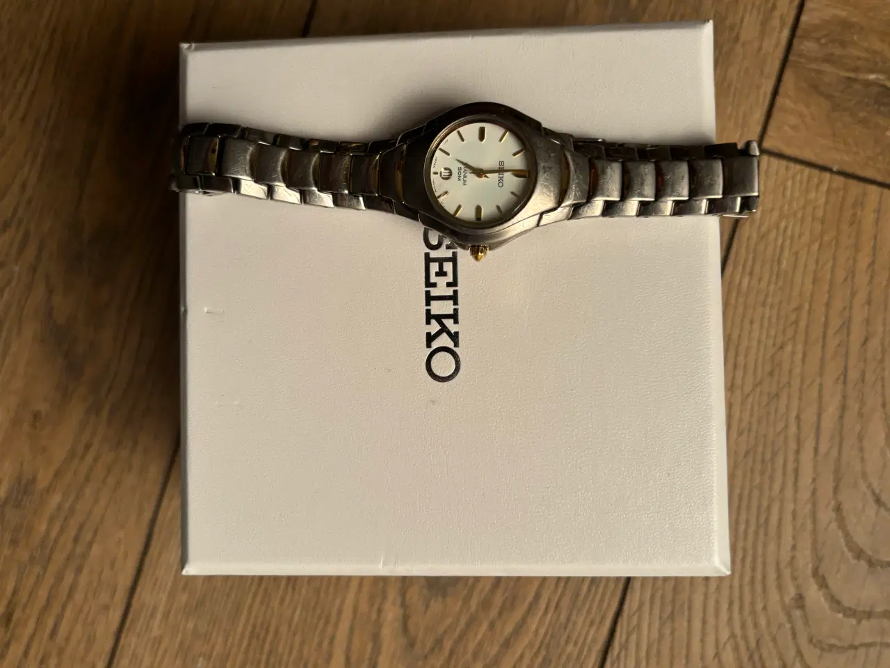 Billede 3 - Seiko Titanium 50M ur – japansk kvalitet, med æske