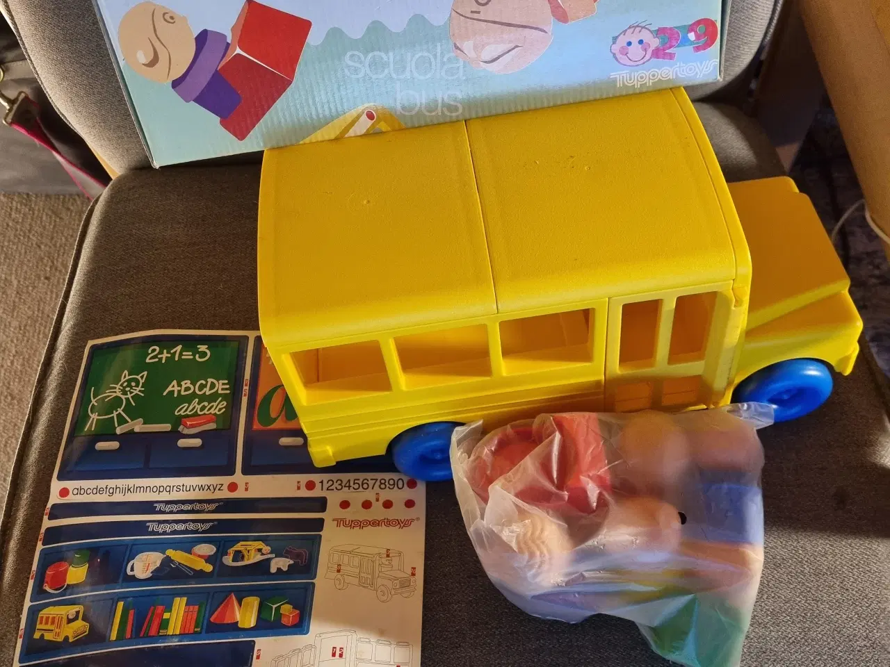 Billede 1 - Tupperware skolebus