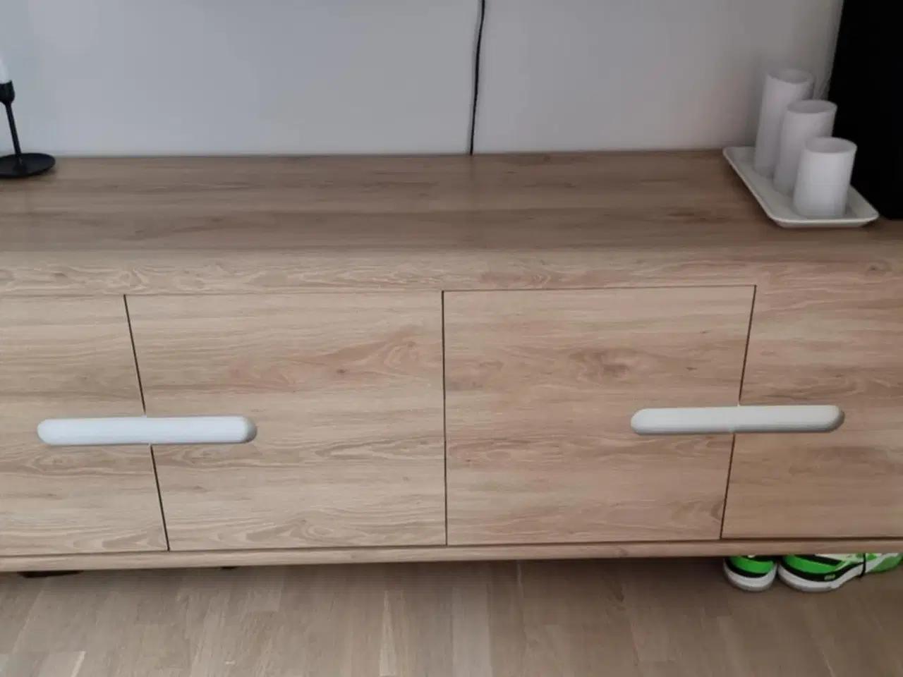 Billede 2 - Kommode i lyst laminat