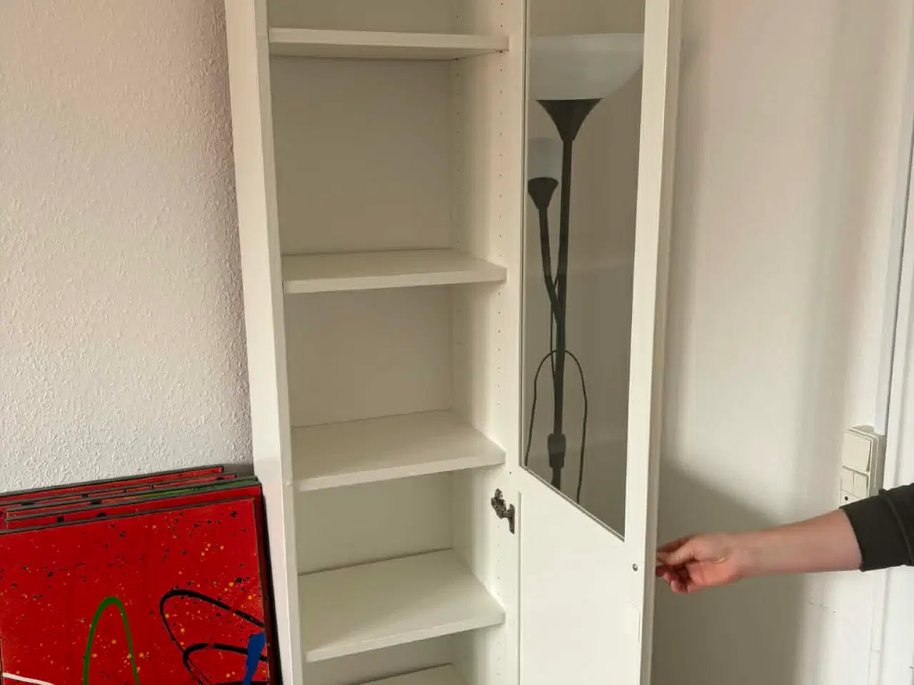 Billede 1 - Hvidt skab med glaslåge (Vitrineskab)