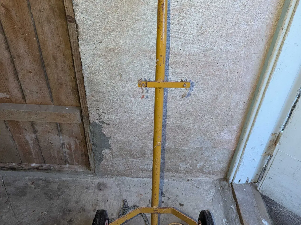 Billede 1 - gasflaskevogn og ukrudtsbrænder