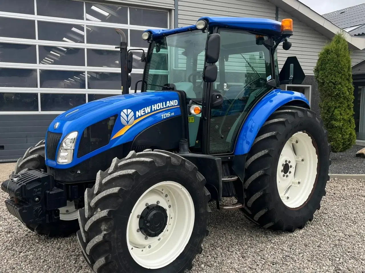 Billede 2 - New Holland TD5.115 Med brede dæk