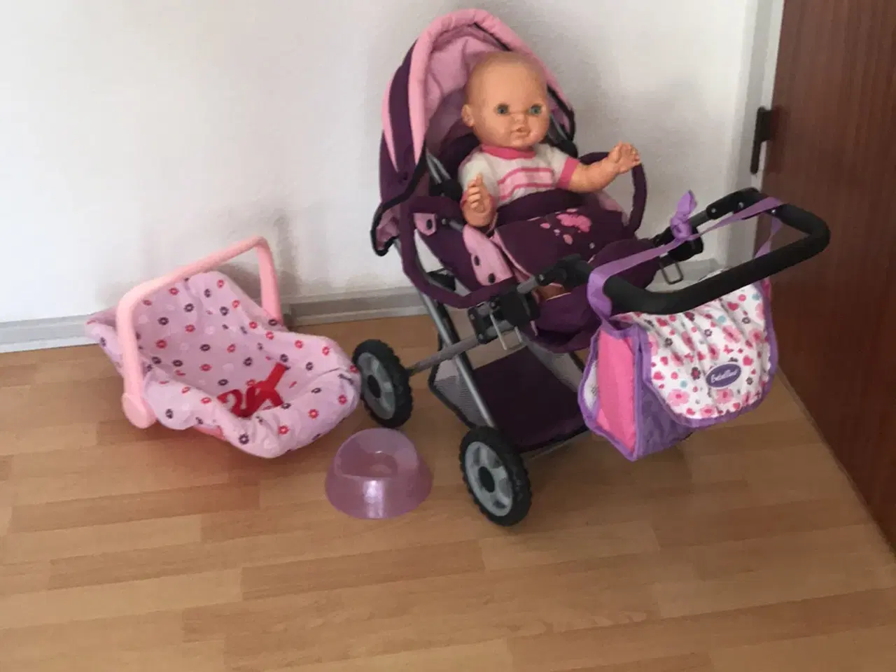 Billede 3 - Dukke udstyr