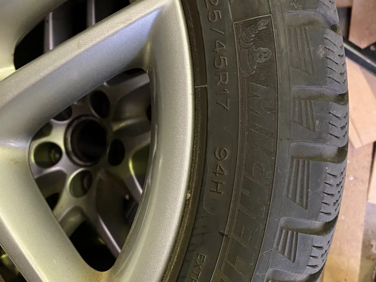 Billede 2 - Vinterdæk, Audi alufælge med Michelin