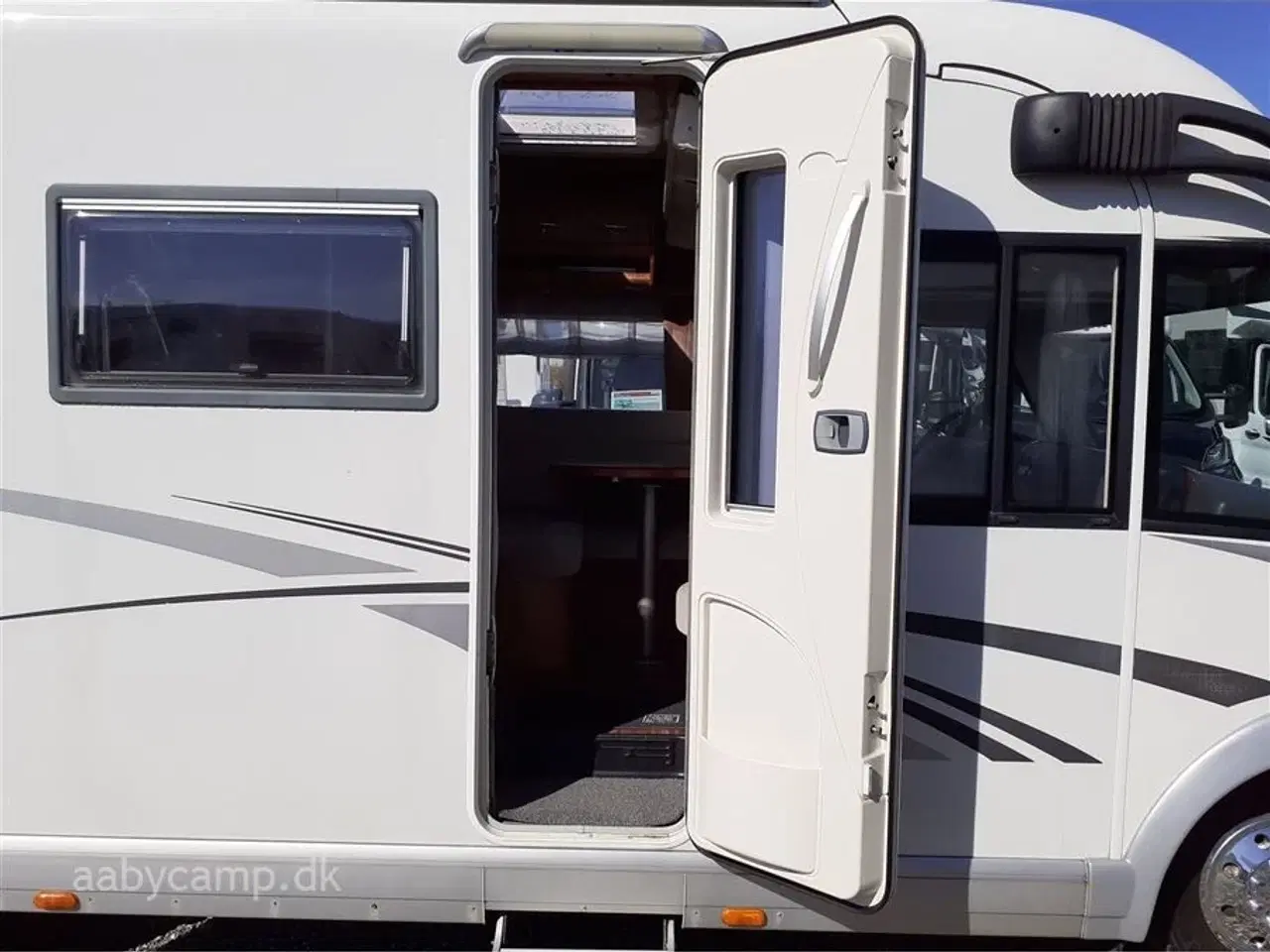 Billede 5 - 2012 - Carthago chic c line   dobbeltbund vintervogn. solceller. batteri.