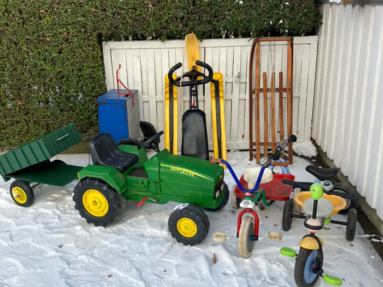 Billede 2 - Kælke /Traktor / cykler sælges 