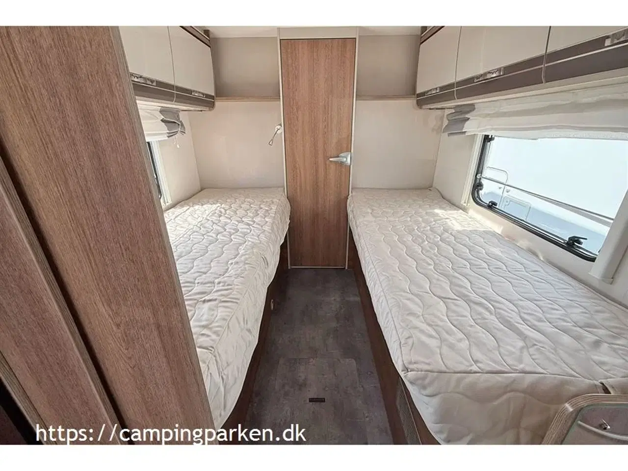 Billede 11 - 2020 - Dethleffs   Sjælden udbudt camper med lave enkeltsenge og badeværelse i hele bagenden
