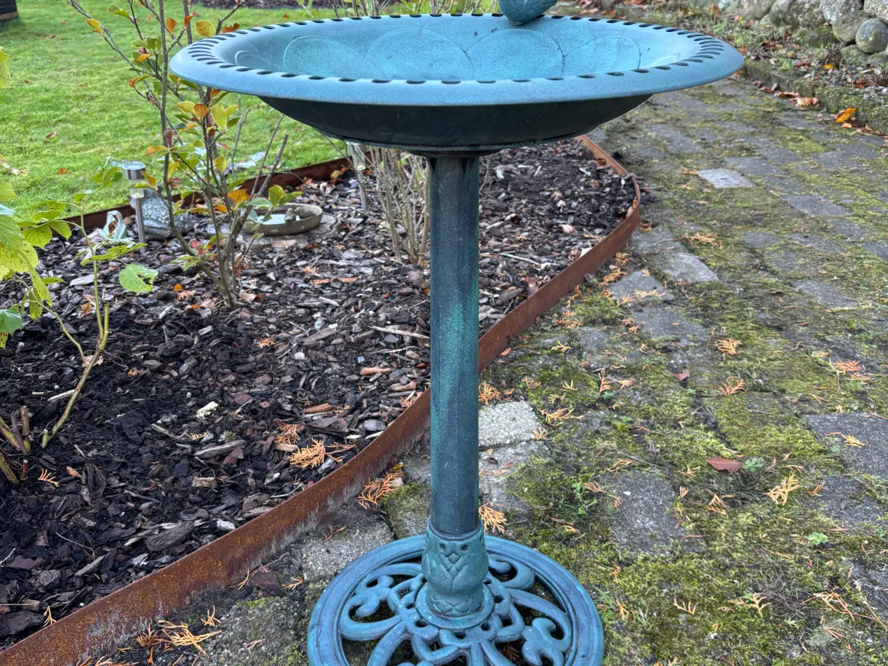 Billede 1 - Flot fuglebad