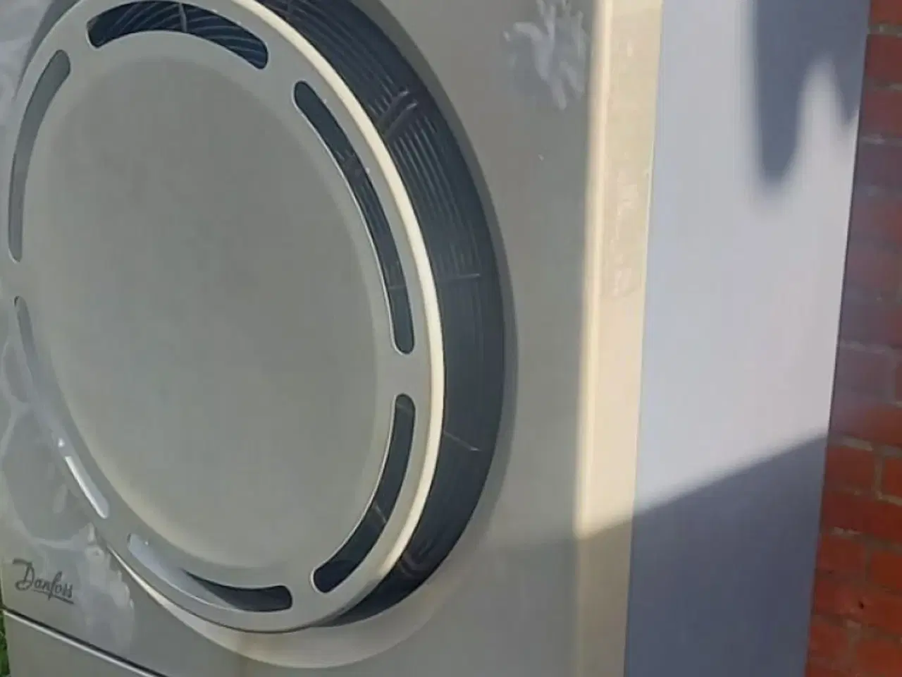 Billede 1 - Danfoss Varmepumpe m.vandbeholder.