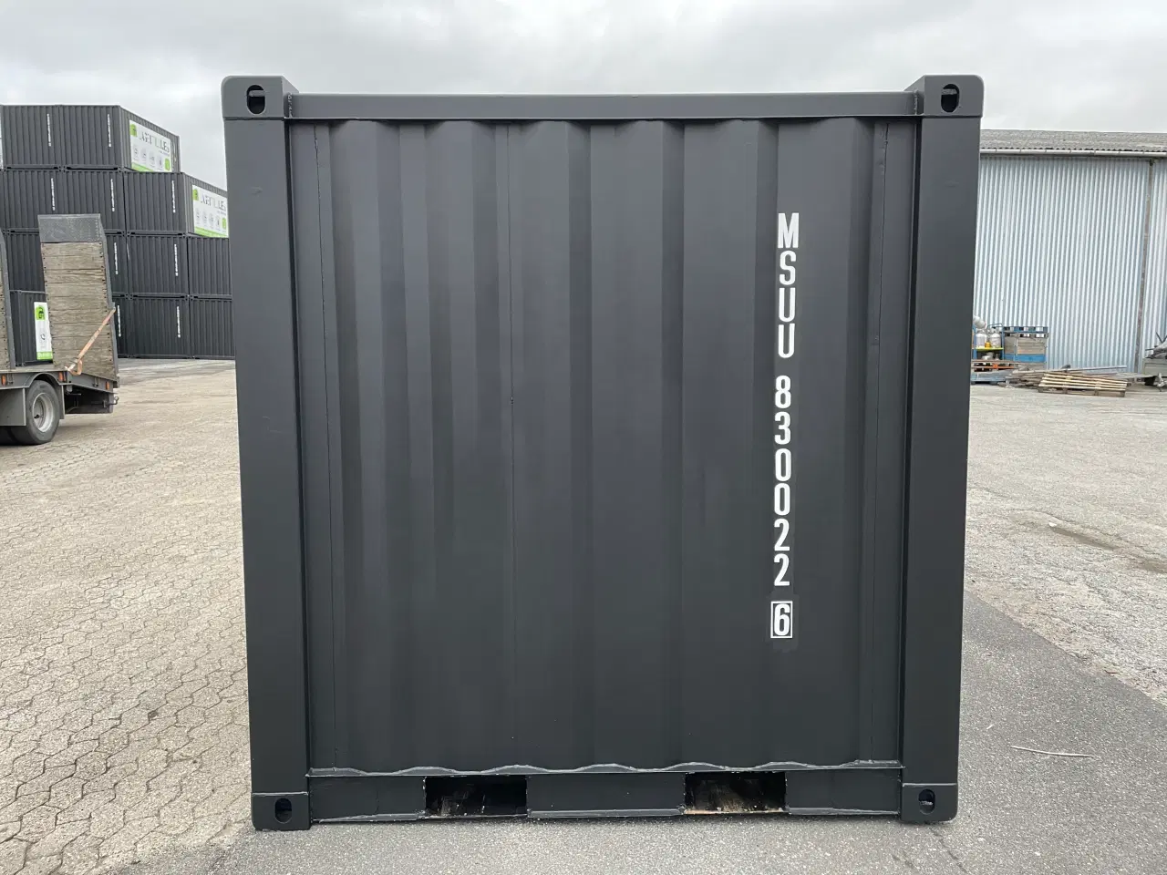 Billede 4 - Nye 8 fods container Isoleret i Sort