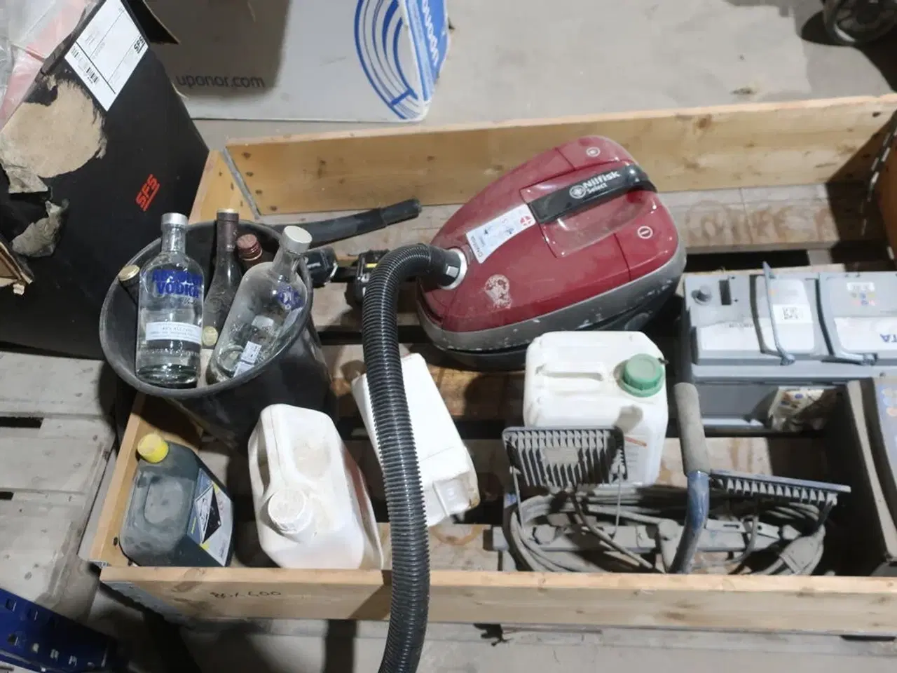 Billede 4 - Div. Batterier, støvsuger, varelager m.m.