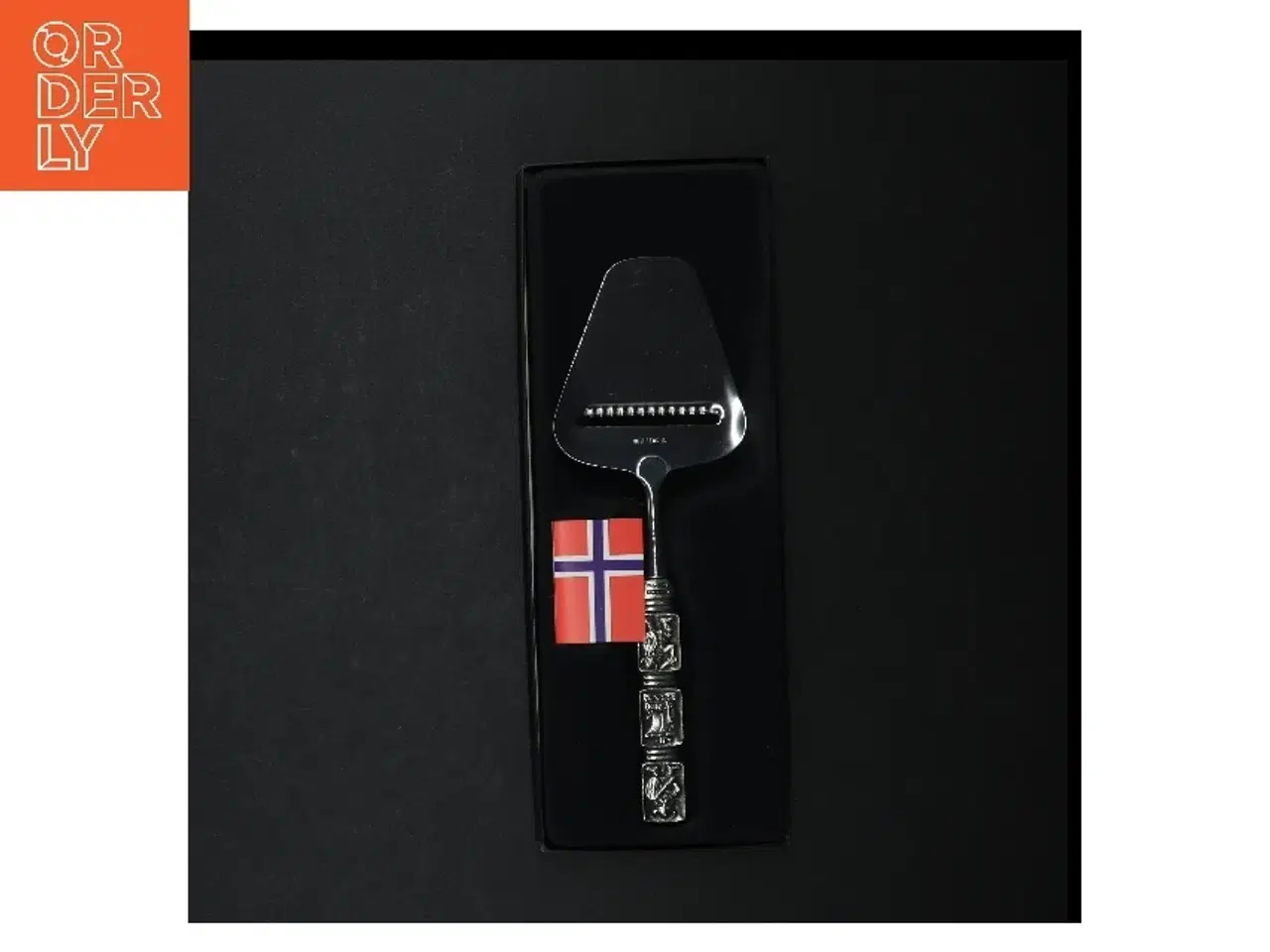 Billede 1 - Norsk Tinn-Per Osteskærer fra A-S Tinn-per (str. Længde. 22 cm)