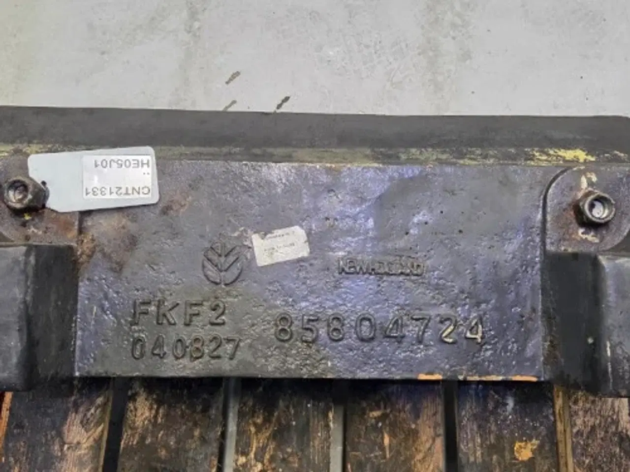 Billede 12 - New Holland LB115B Frontvægt 85804725