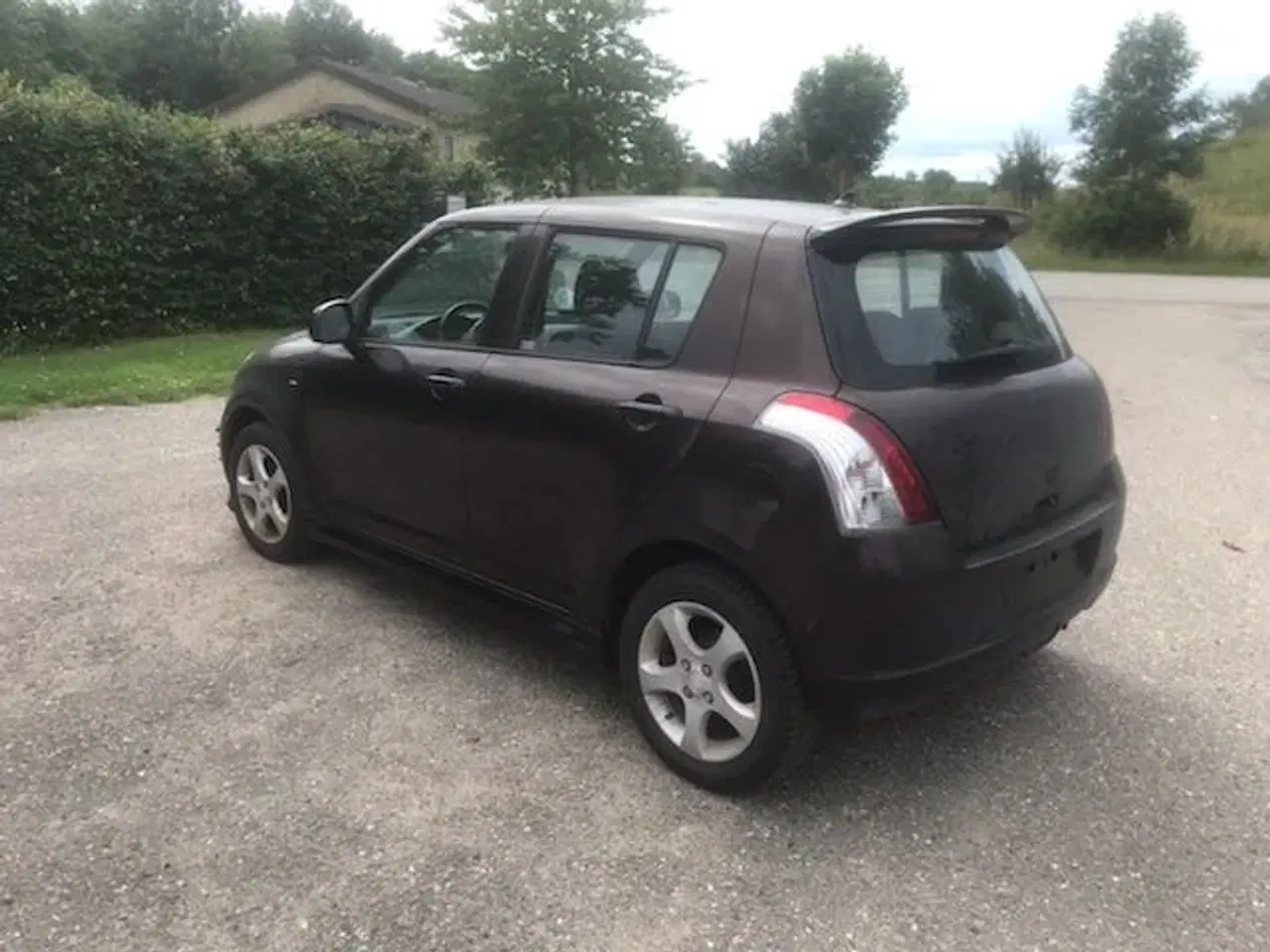 Billede 3 - Ny synet  Suzuki Swift  1,3  4x4 Benzin    Km kun 