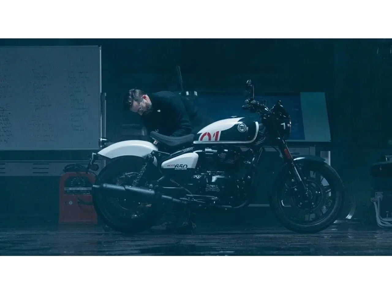 Billede 22 - Royal Enfield Shotgun 650 Sheet Metal Grey Bobber