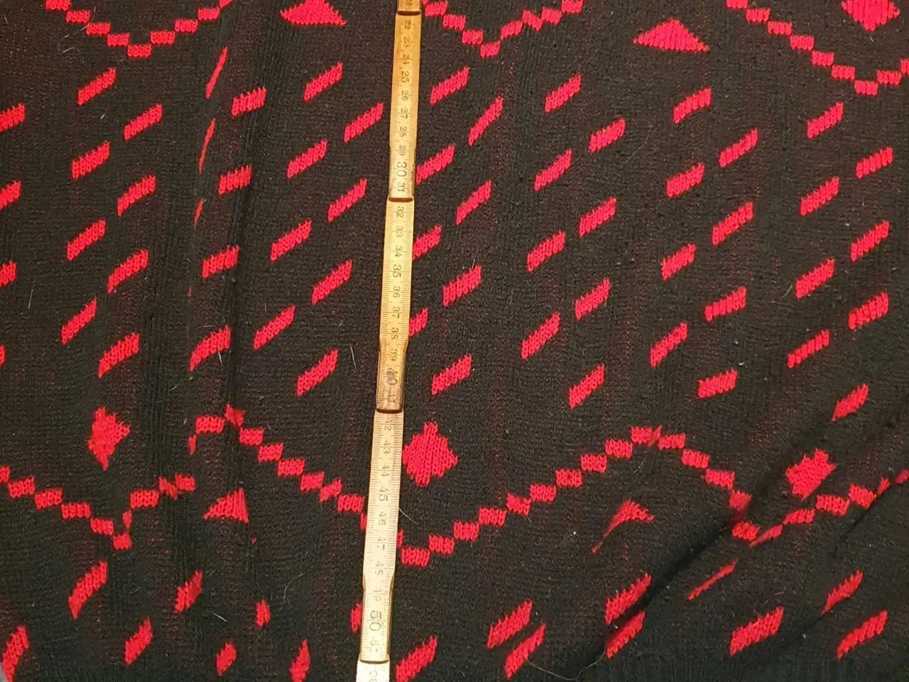 Billede 4 - Sort/ rød bluse model fra 80erne 