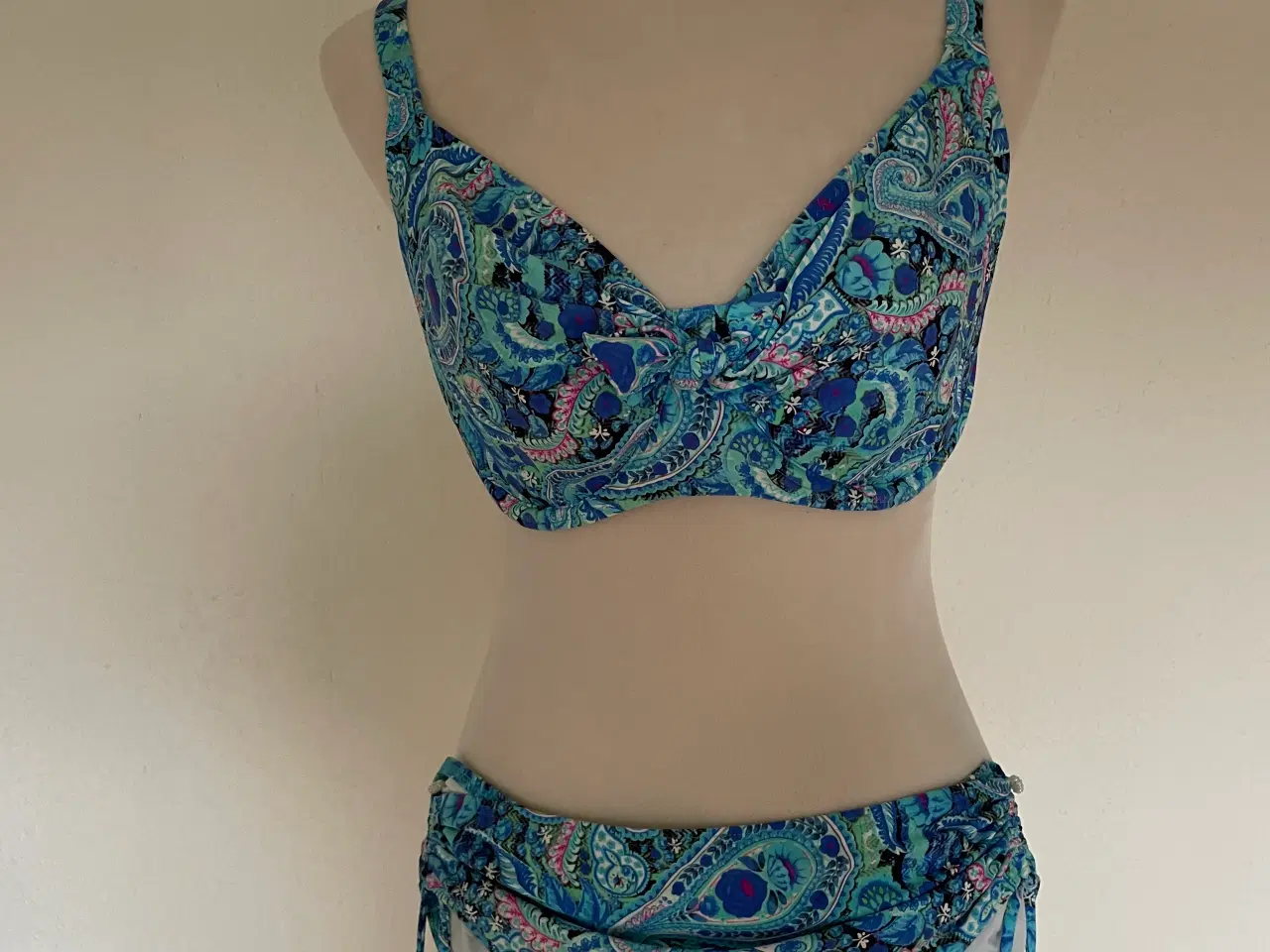 Billede 1 - NEDSAT Flot Saltabad bikini  str. 80F 