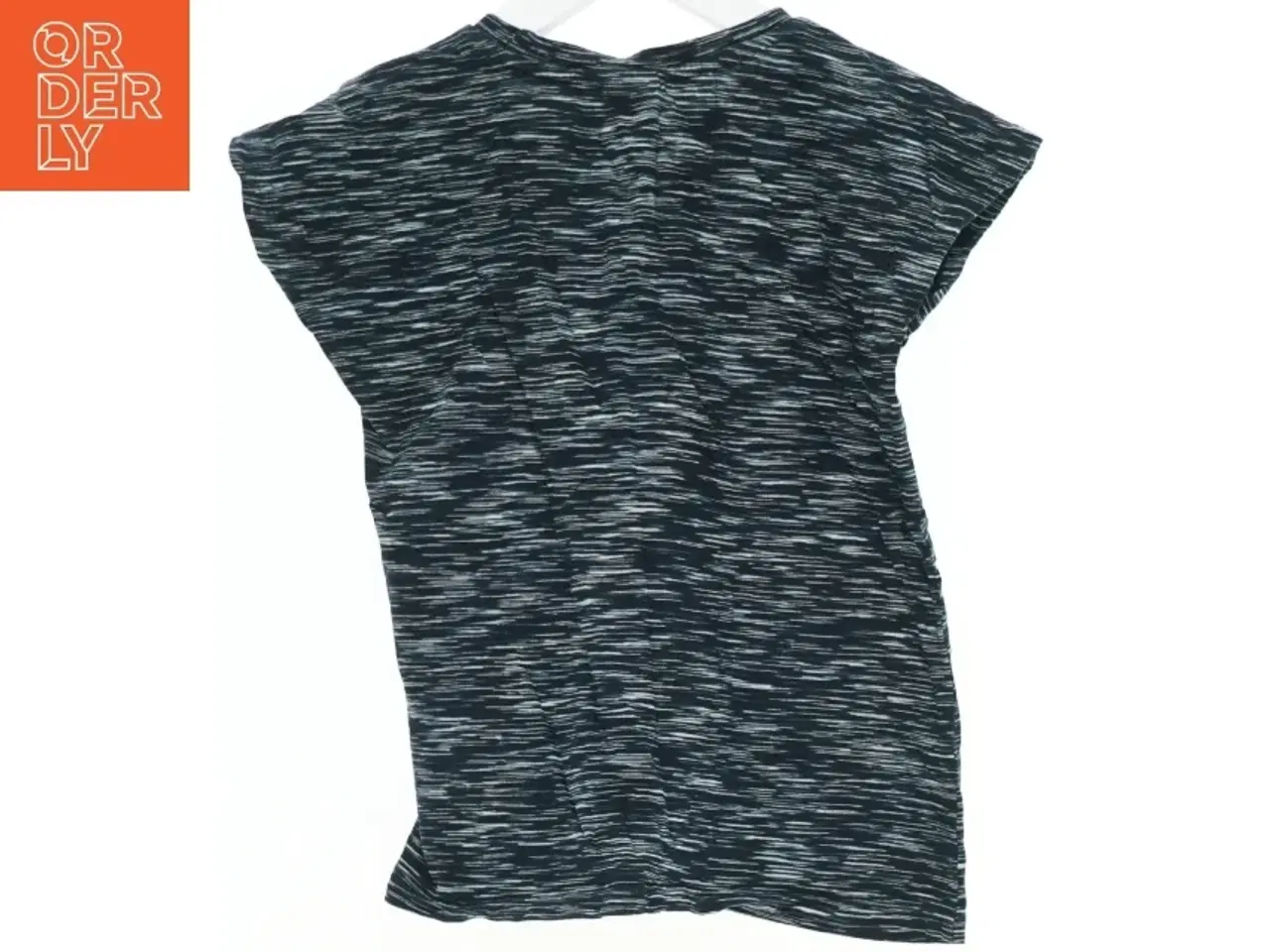 Billede 2 - T-shirt fra Hummel (str. 128 cm)
