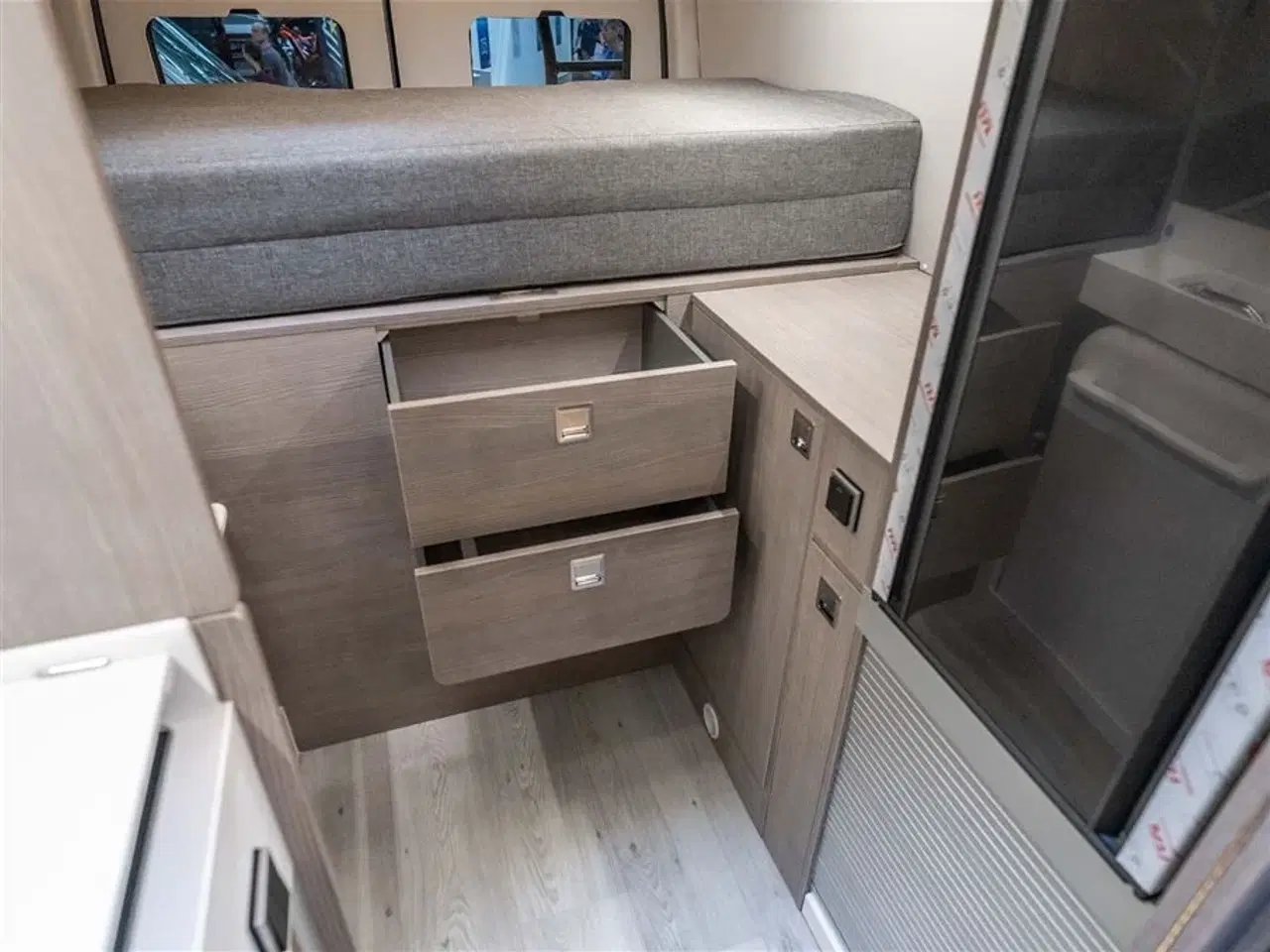 Billede 14 - 2026 - FURGOK   Langsgående senge og cykel garage på 6 meter!