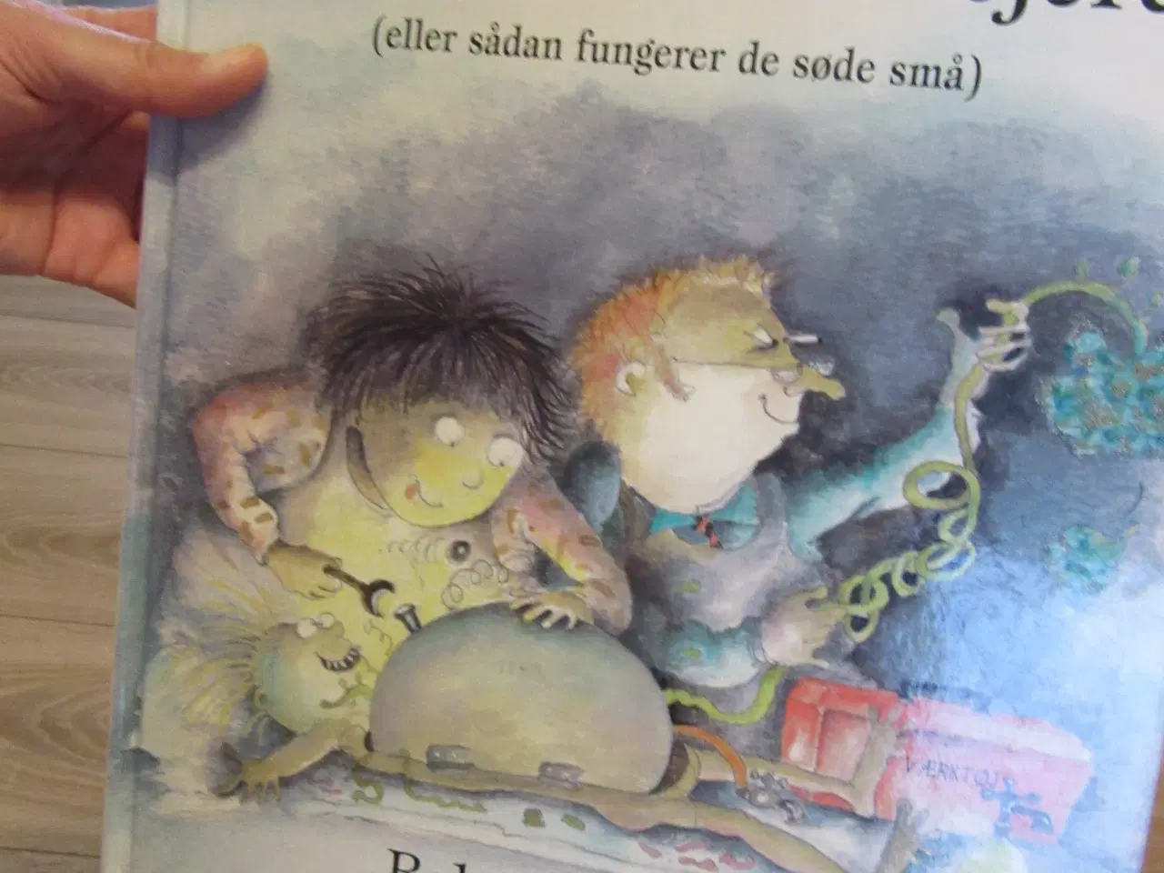 Billede 1 - Manual for børneejere, Babette Cole 2004 sesam