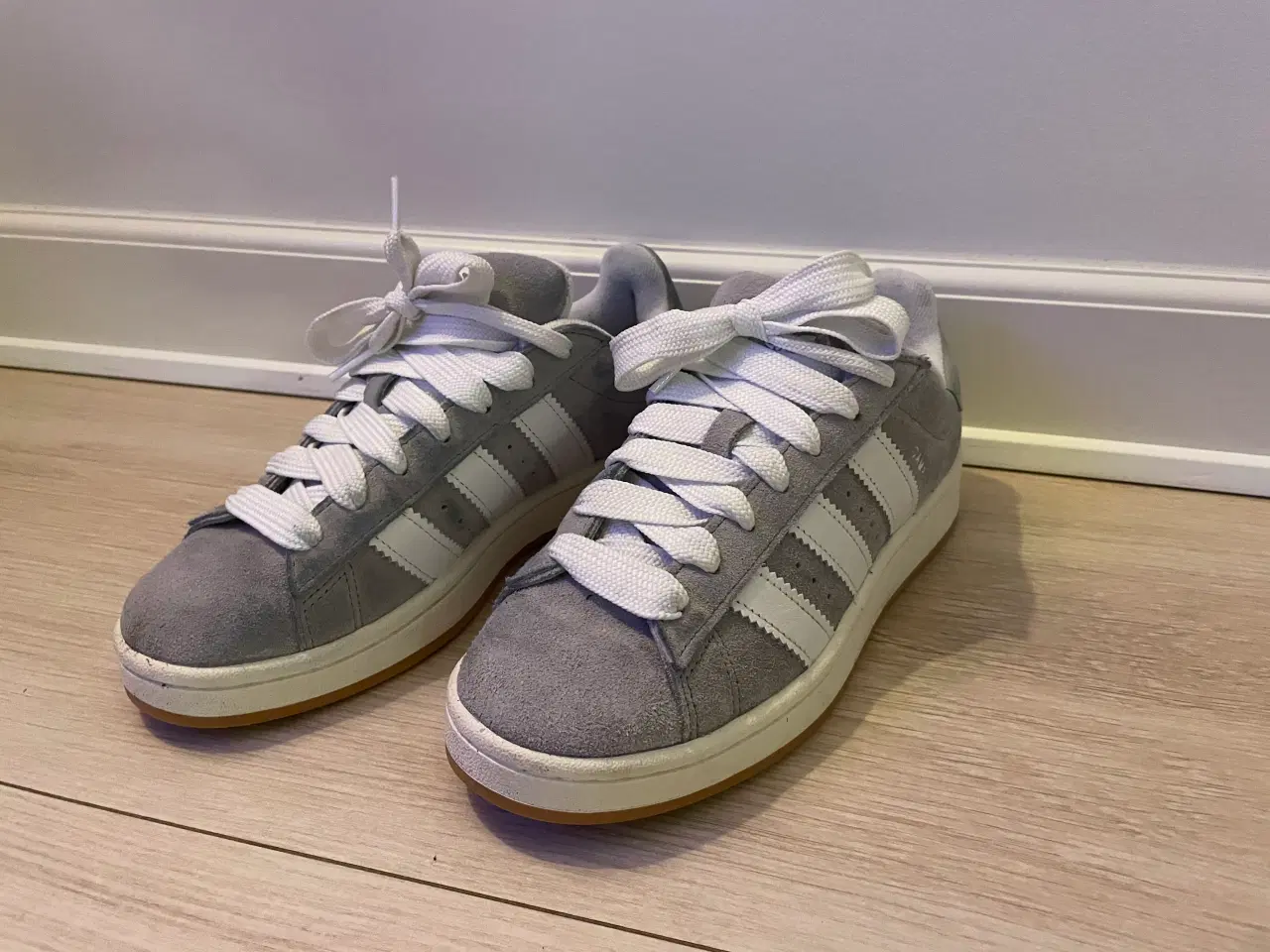 Billede 1 - Adidas Campus i str. 40