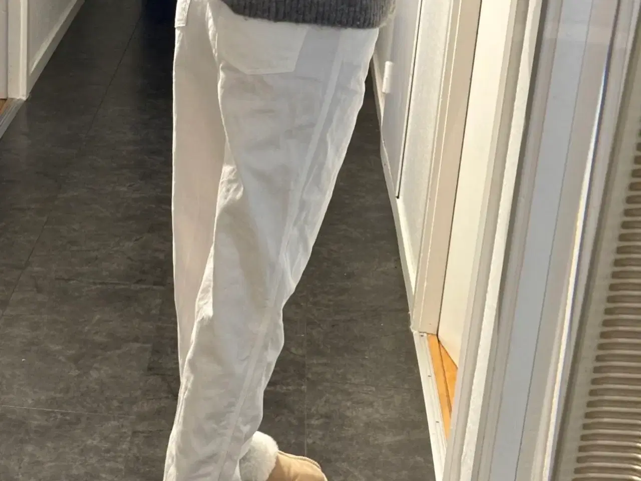 Billede 2 - Hvide jeans i str S