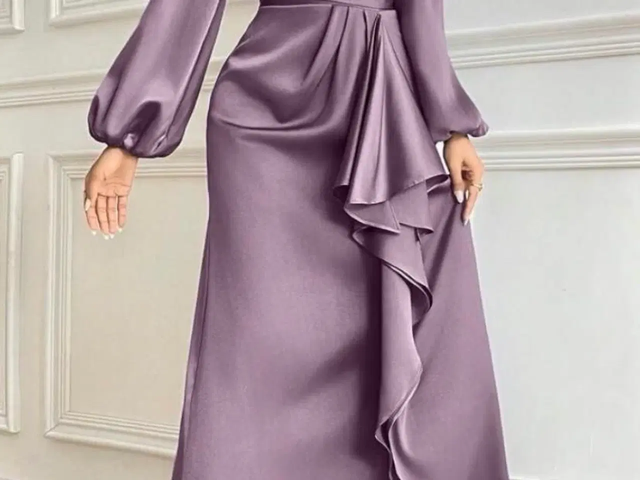 Billede 1 - Modely satin festkjole