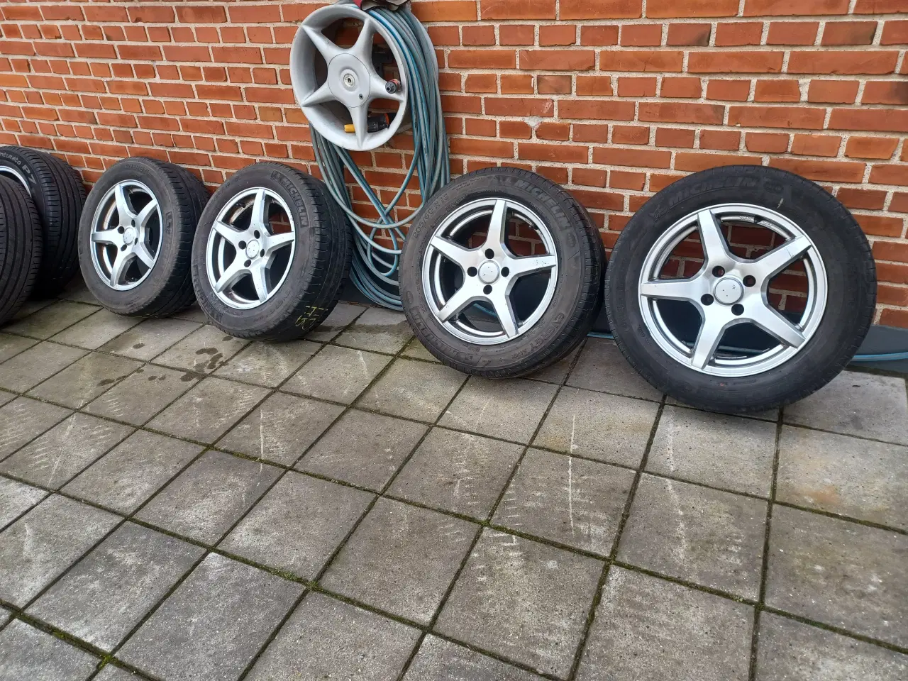 Billede 4 - Peugeot alufælge med sommerdæk.