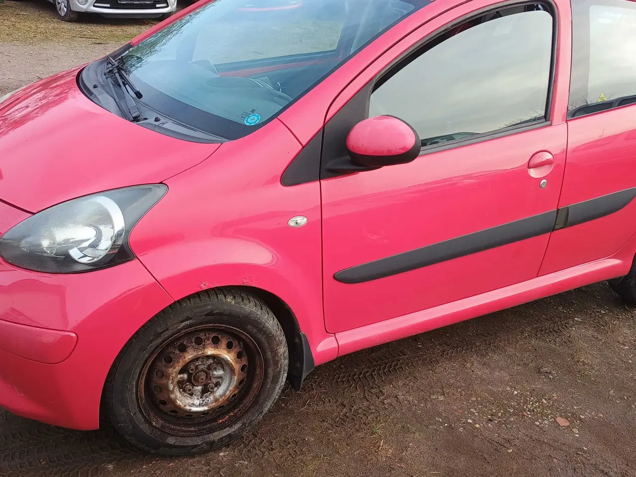 Billede 2 - God reservedelesbil