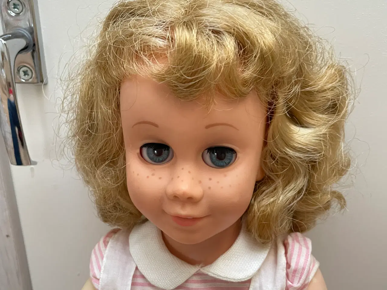 Billede 2 - Gammel dukke fra Mattel 