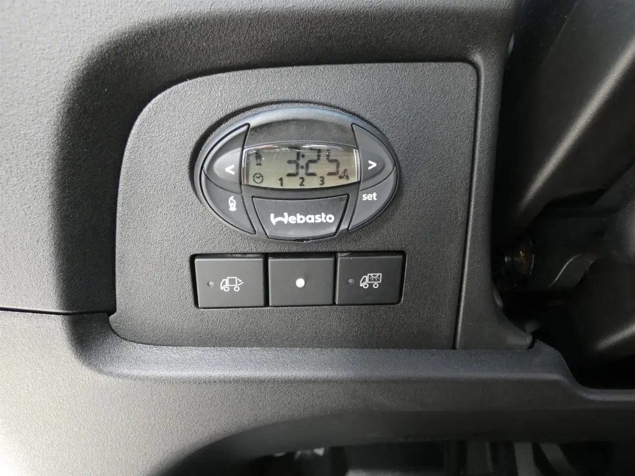 Billede 14 - Iveco Daily 35S16 4100mm 2,3 D m/Alukasse med lift Hi-Matic 156HK Ladv./Chas. 8g Aut.