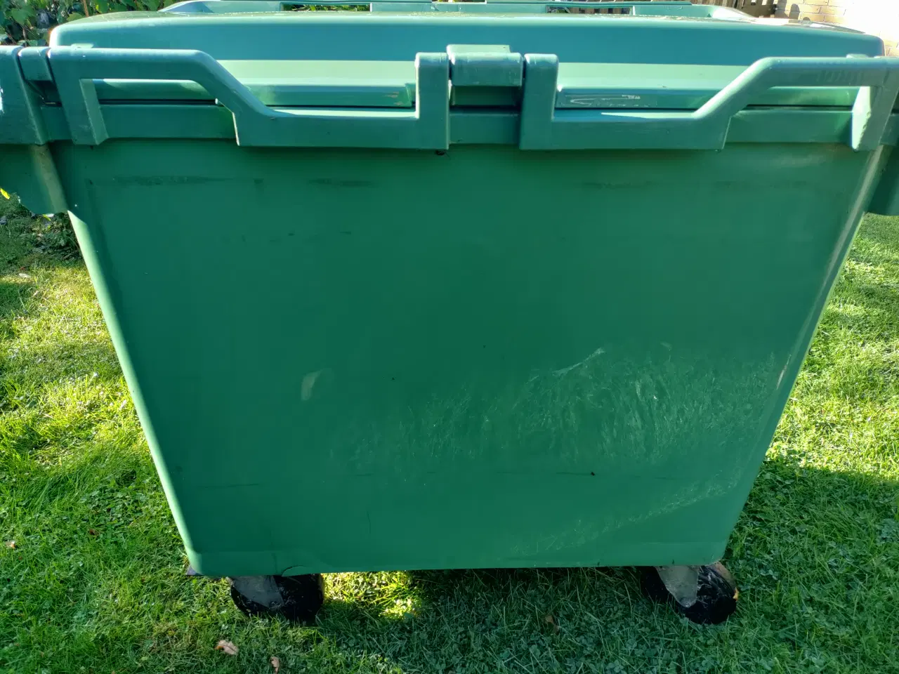 Billede 3 - Plast skraldecontainer 660 Liter