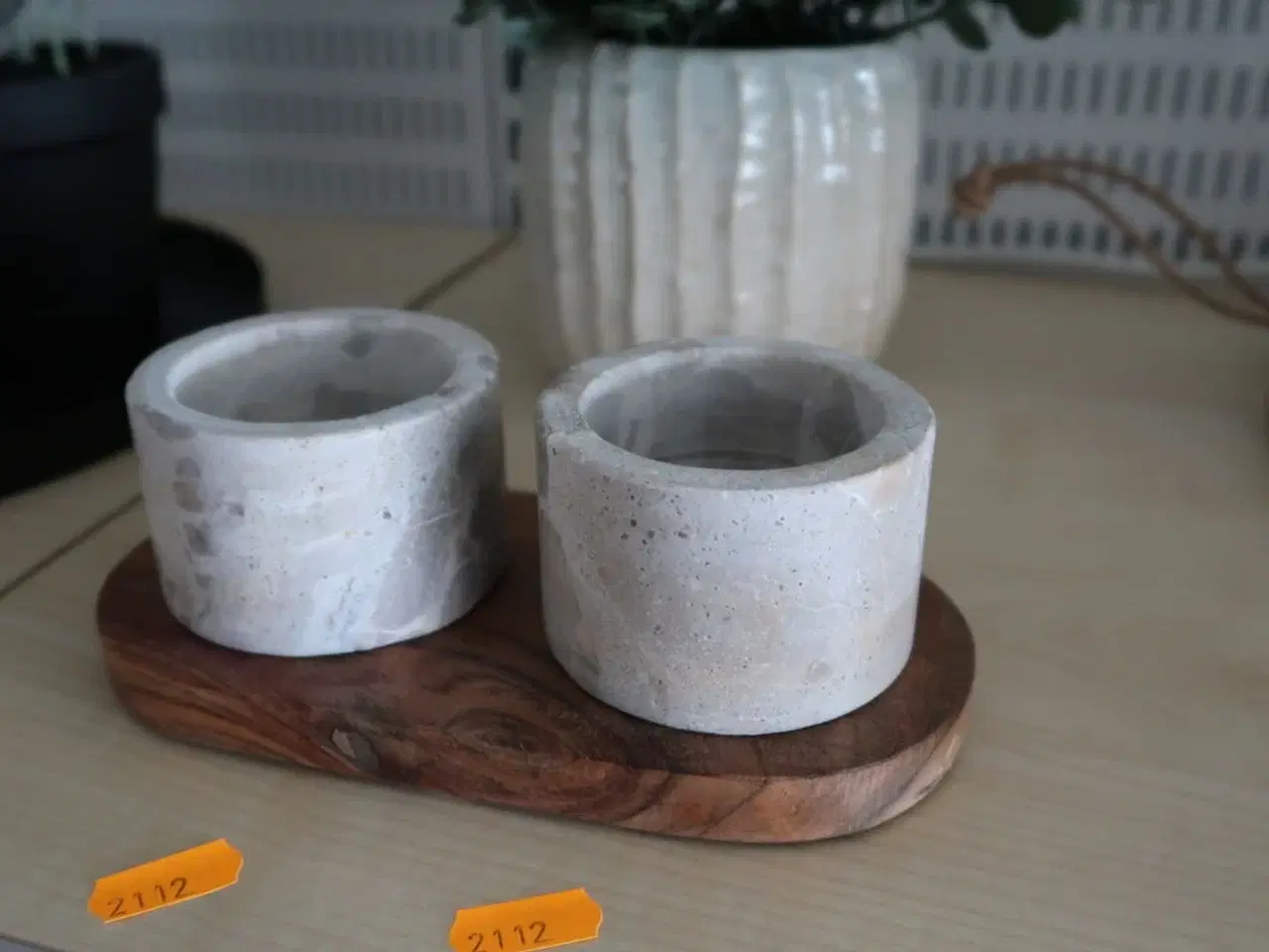 Billede 2 - Lysestage samt vase med kunstig plante
