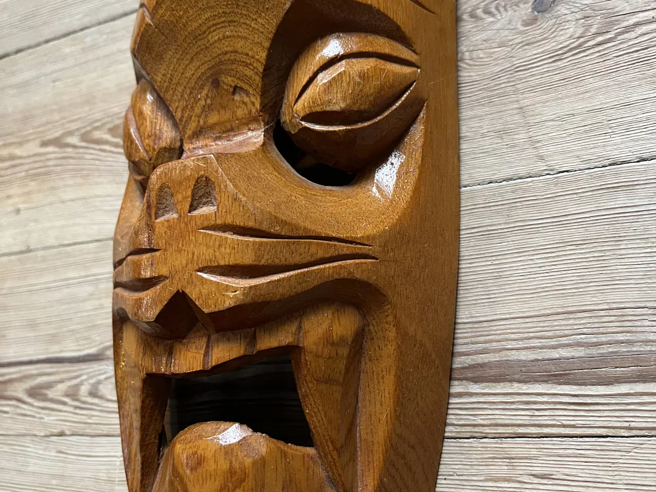 Billede 3 - Maske i lyst træ