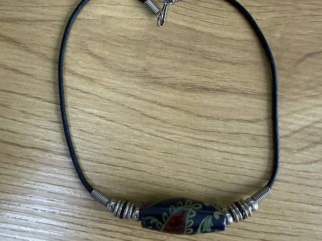 Billede 2 - Unikt etnisk halskæde med stor håndmalet perle