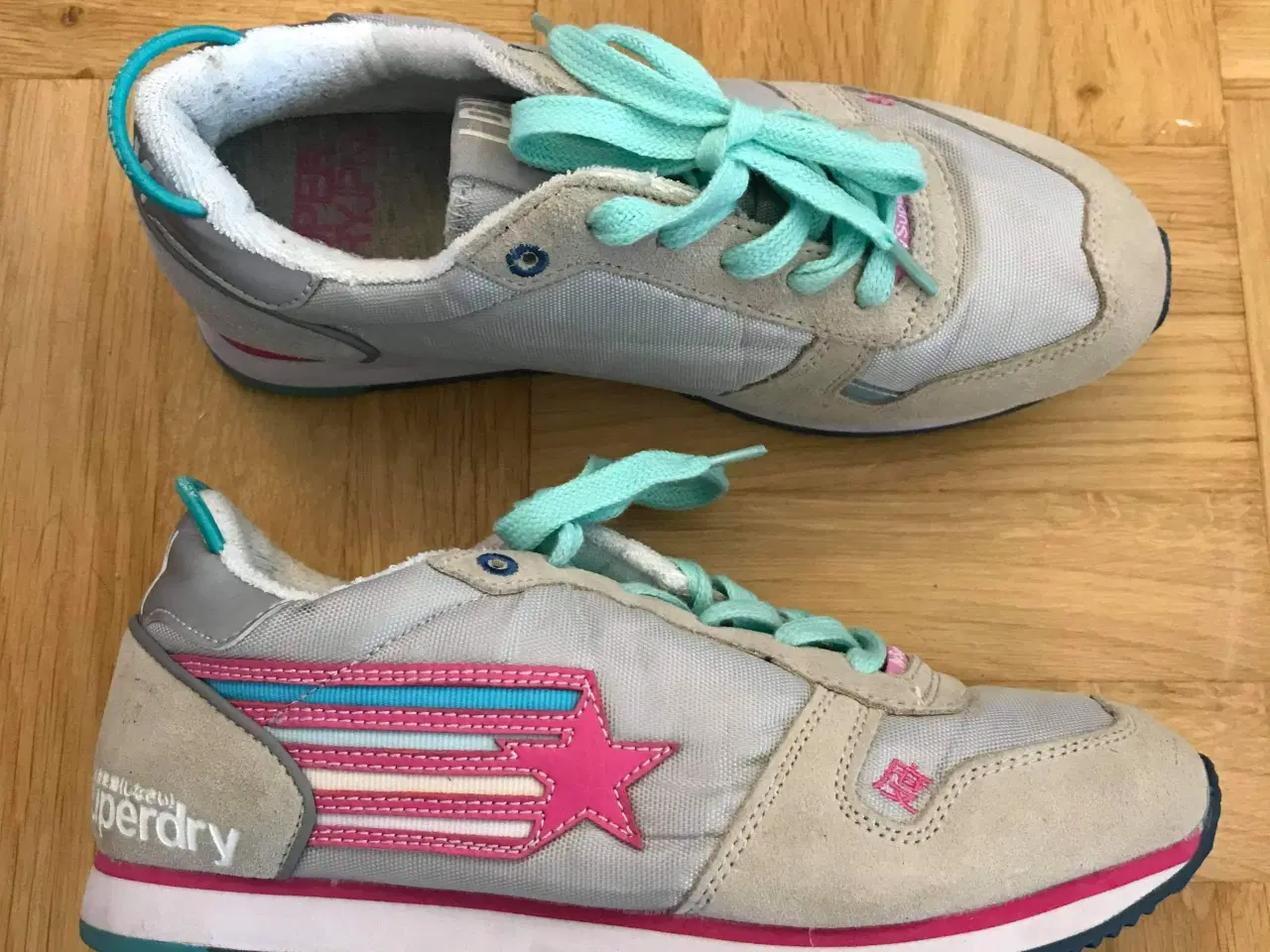 Billede 1 - Lette Superdry sneakers 