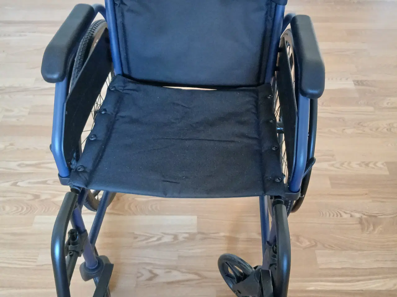 Billede 2 - Kørestol sælges aldrig brugt