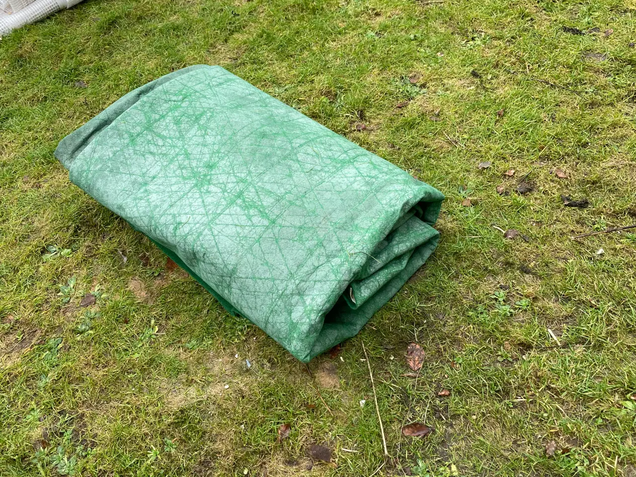 Billede 4 - Fortelt tæppe camping grøn